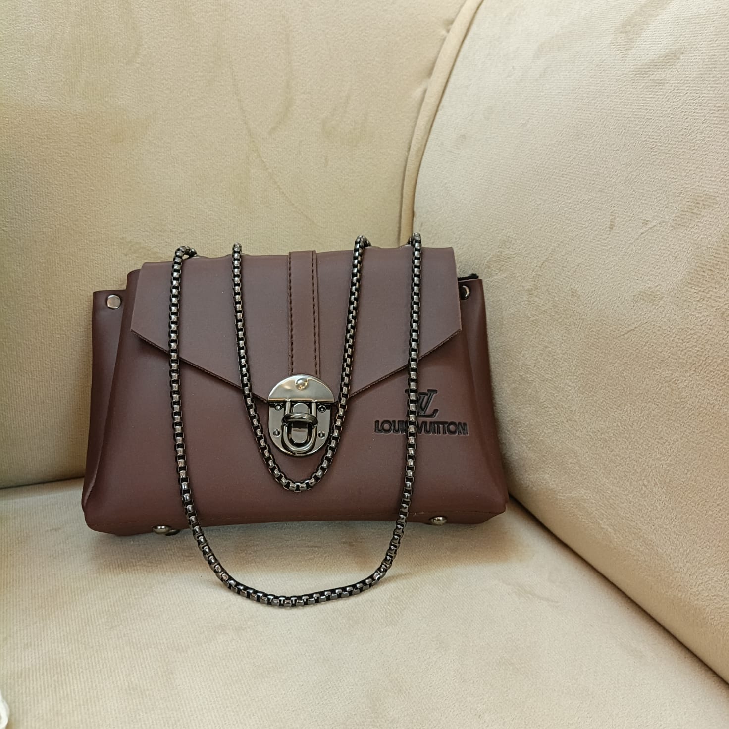 Elegant Pink Chain Shoulder Bag for Women